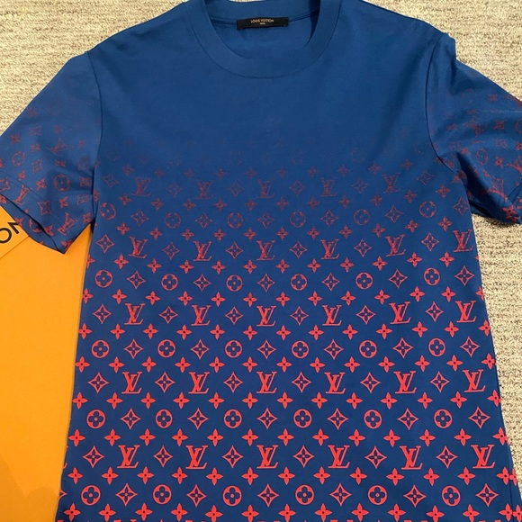 Louis Vuitton Tops - NWT Louis Vuitton 100% authentic MONOGRAM GRADIENT T-SHIRT size medium